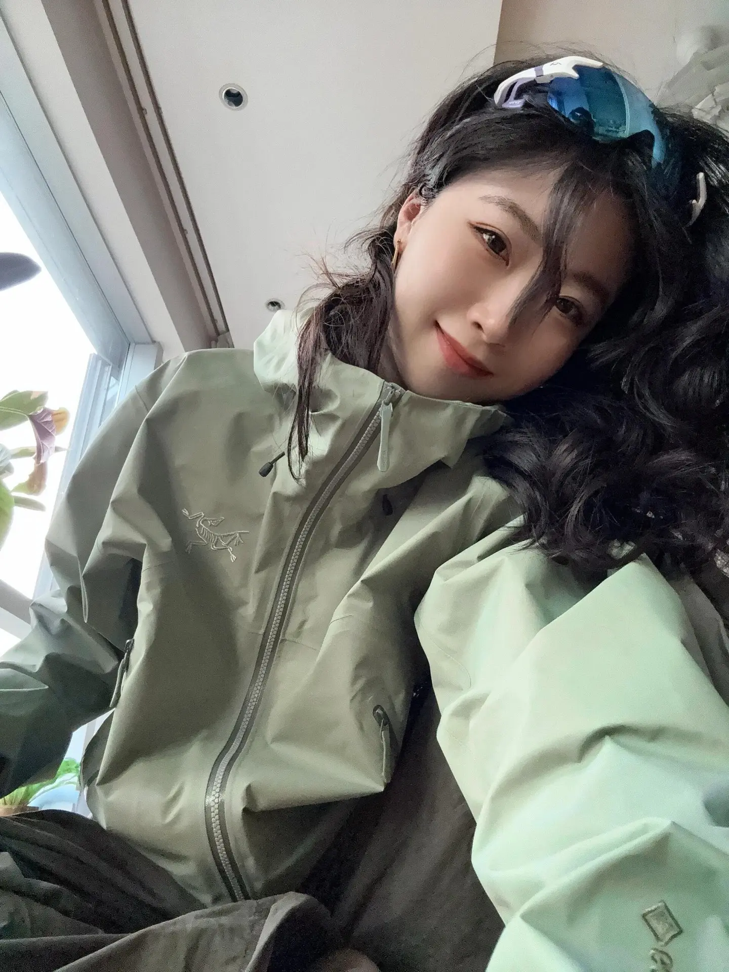 Beta SL GORE-TEX Hooded Shell Jacket D38022793 — view 4