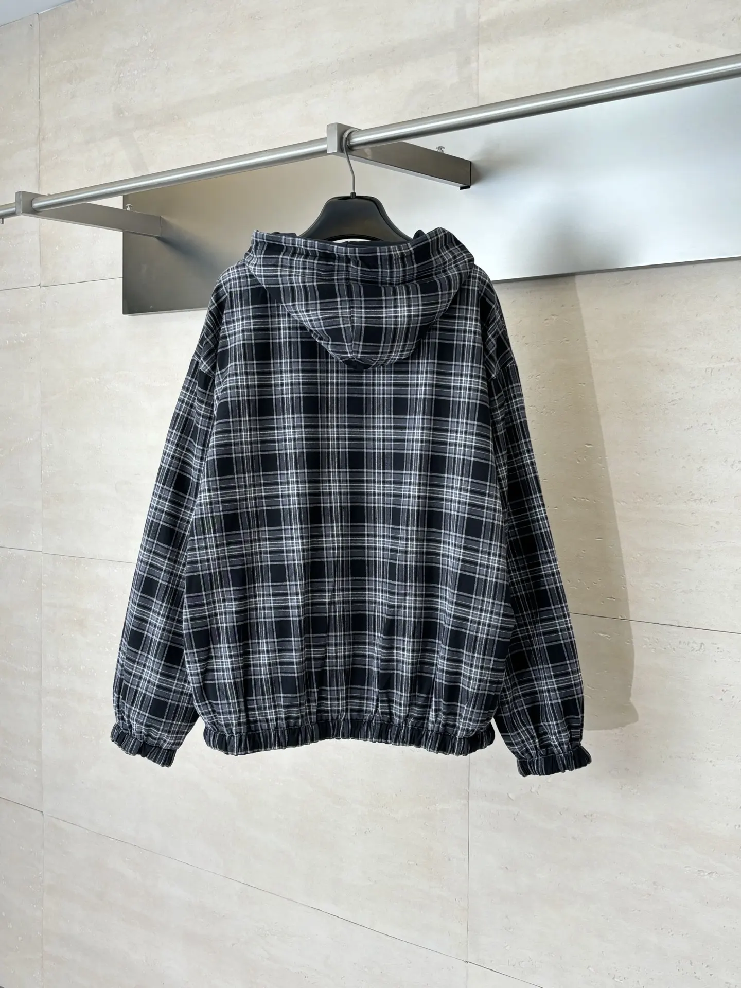Reversible Deconstructed Plaid Hooded Jacket D38022609 — view 2
