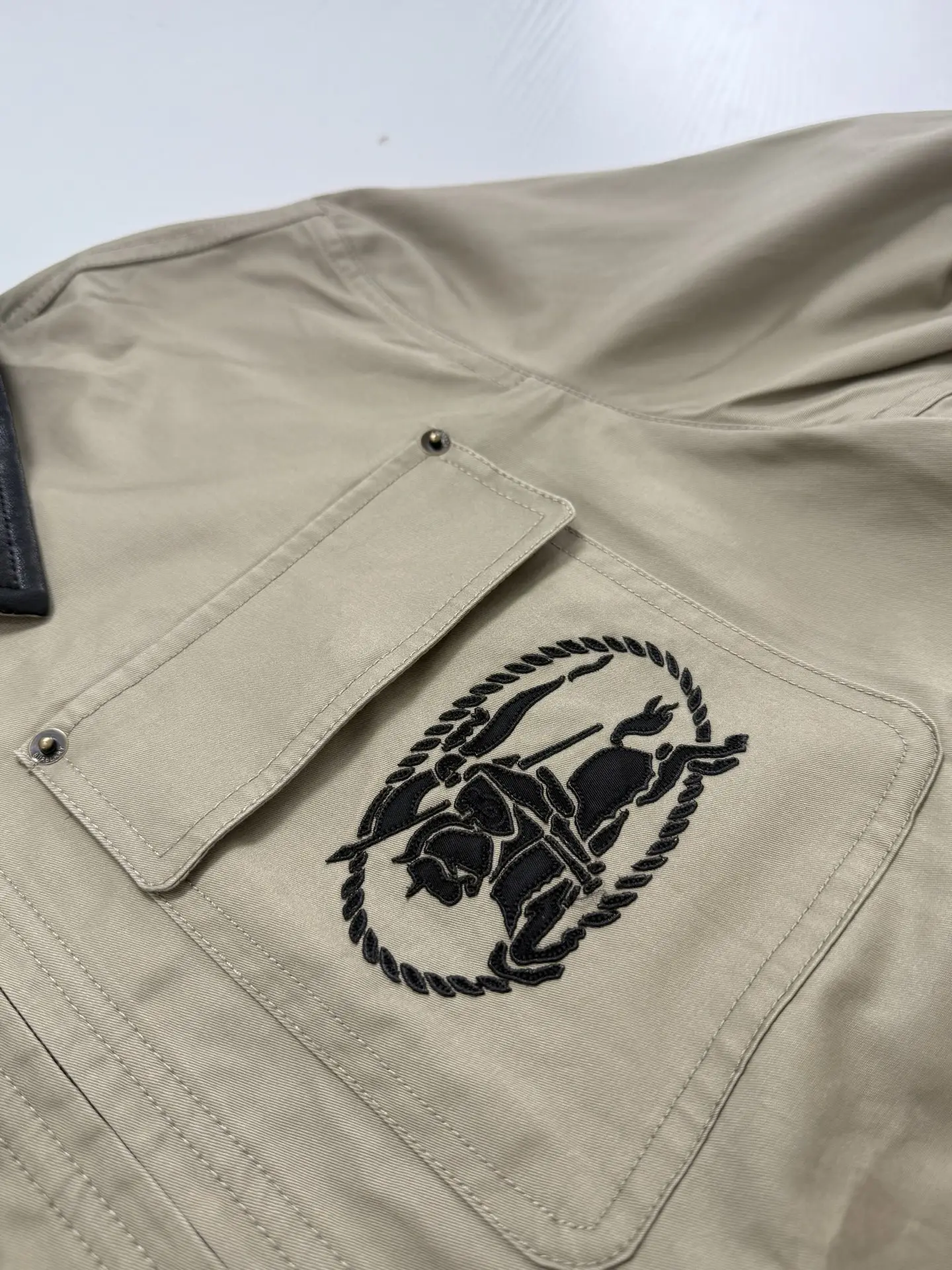 Leather-Collar Embroidered Knight Work Jacket D38019952 — view 5