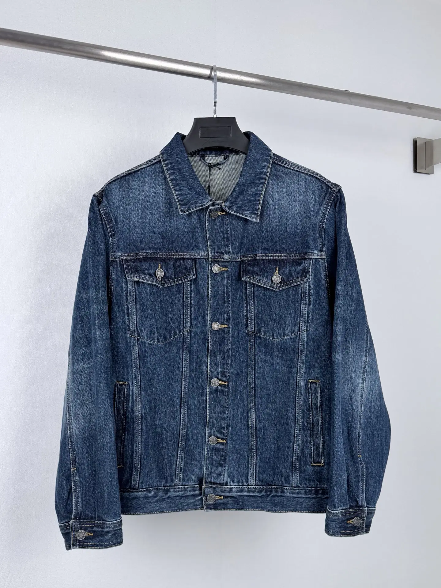 Horsebit Detail Denim Trucker Jacket D38020092