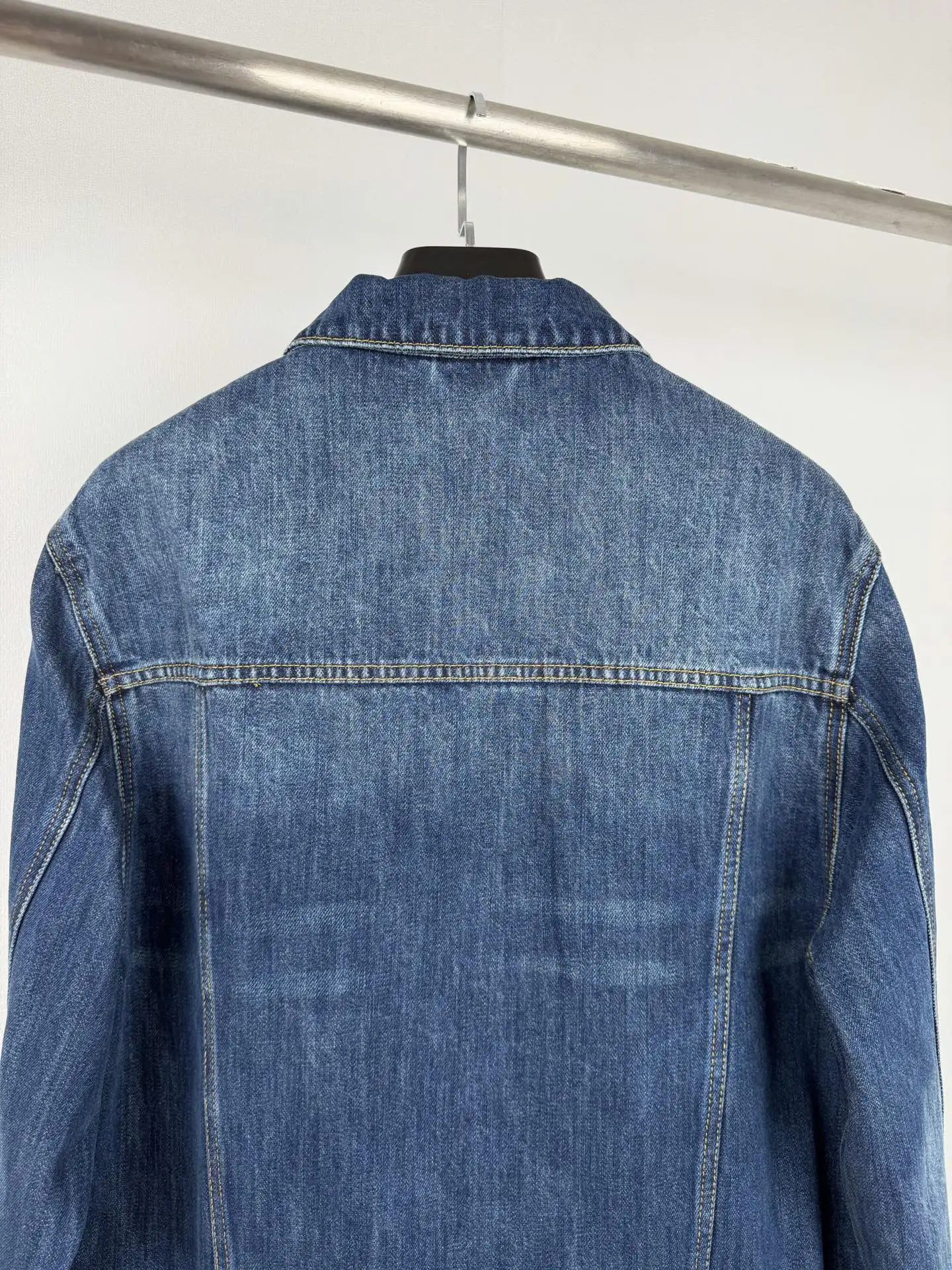 Horsebit Detail Denim Trucker Jacket D38020092 — view 4