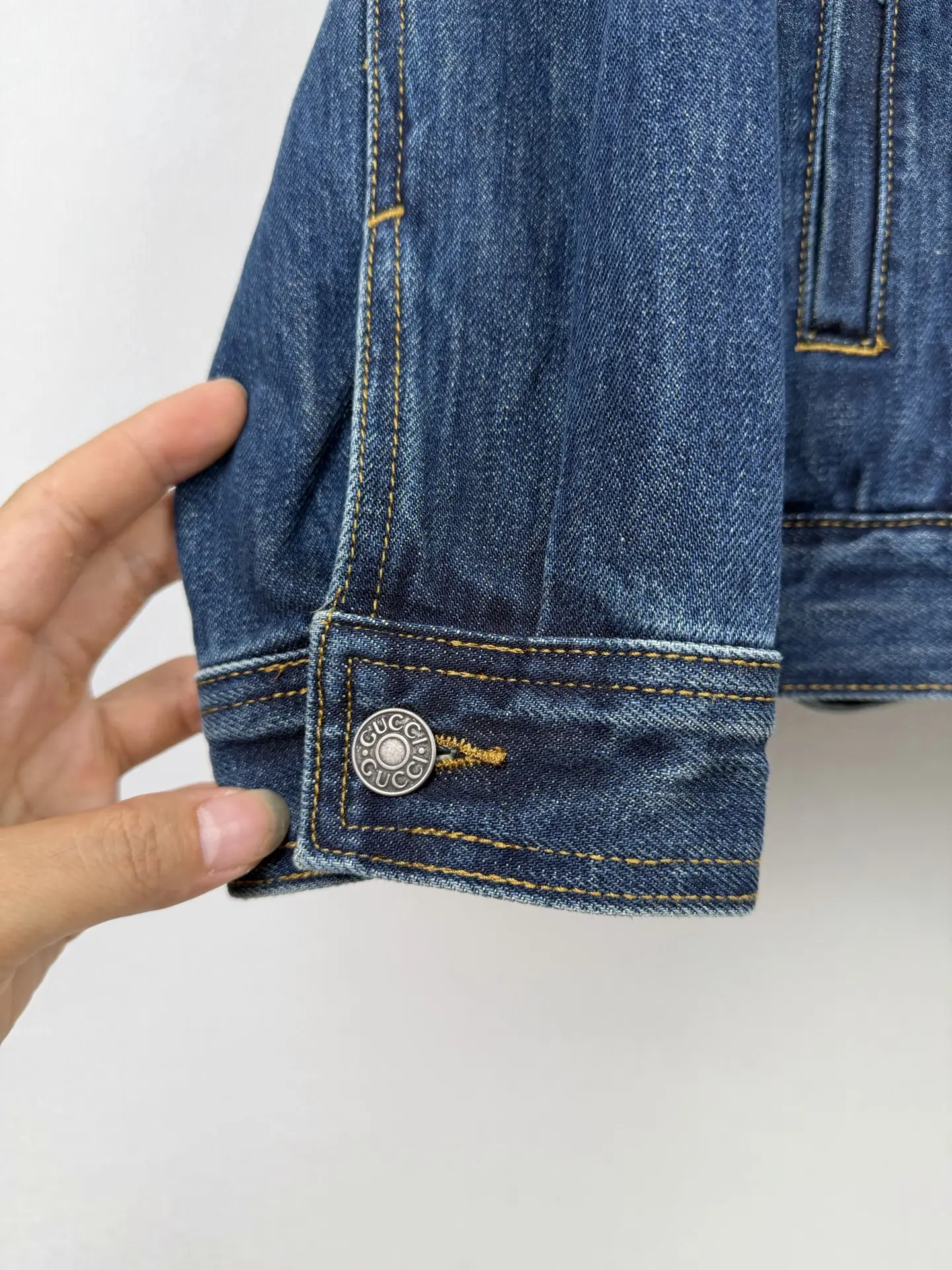 Horsebit Detail Denim Trucker Jacket D38020092 — view 7