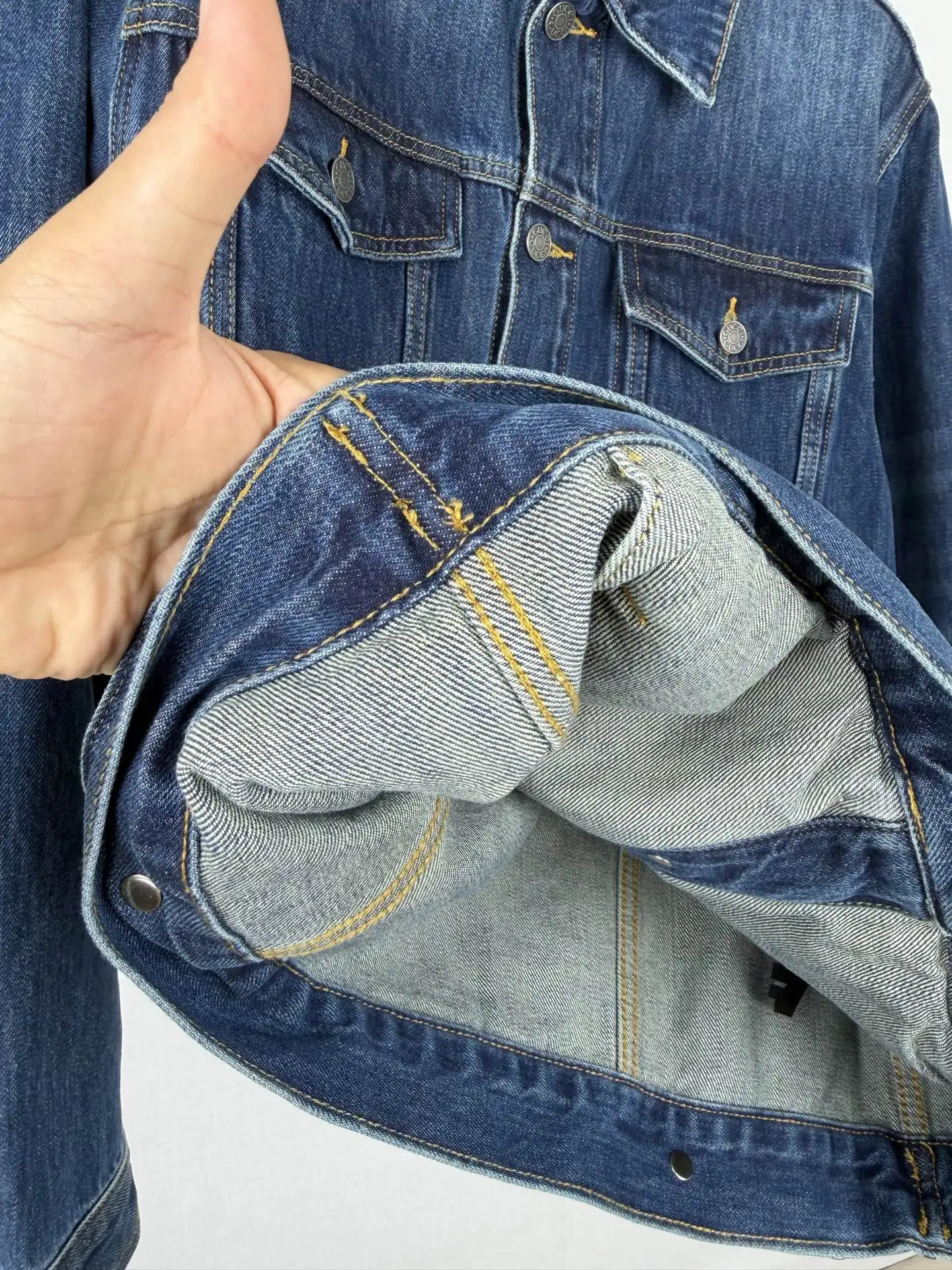 Horsebit Detail Denim Trucker Jacket D38020092 — view 9