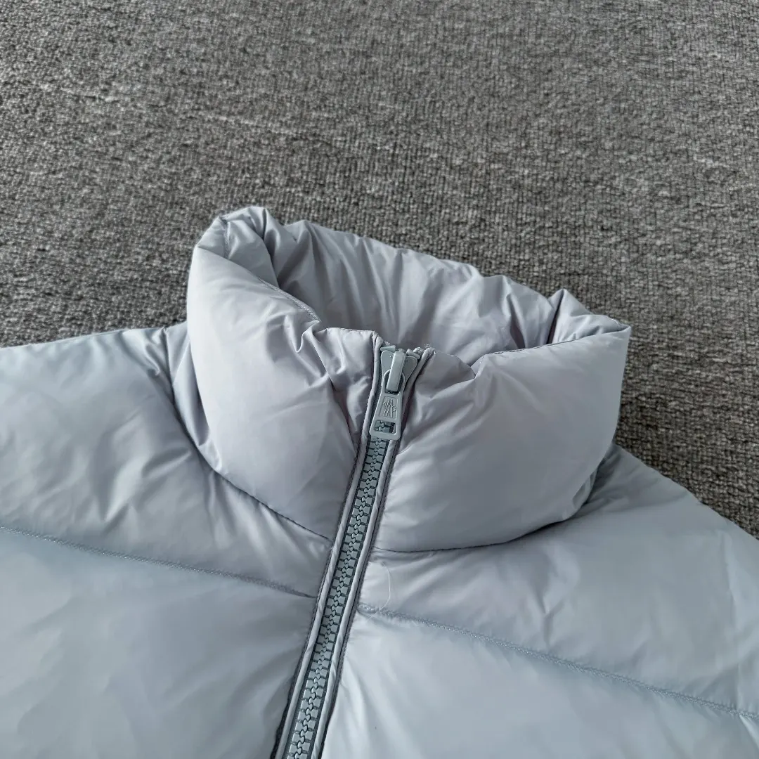 Logo-Patch Down-Filled Puffer Jacket D38023422 — view 3