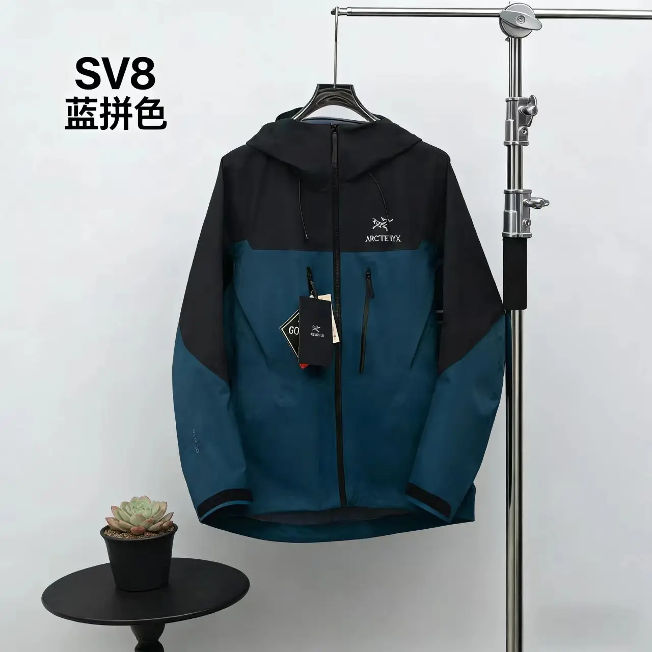 Alpha SV GORE-TEX Hooded Shell Jacket D38021396 — view 4