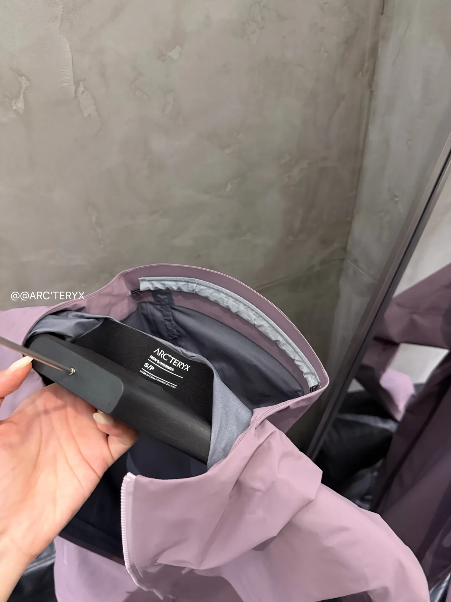Beta SL GORE-TEX Hooded Shell Jacket D38022816 — view 11