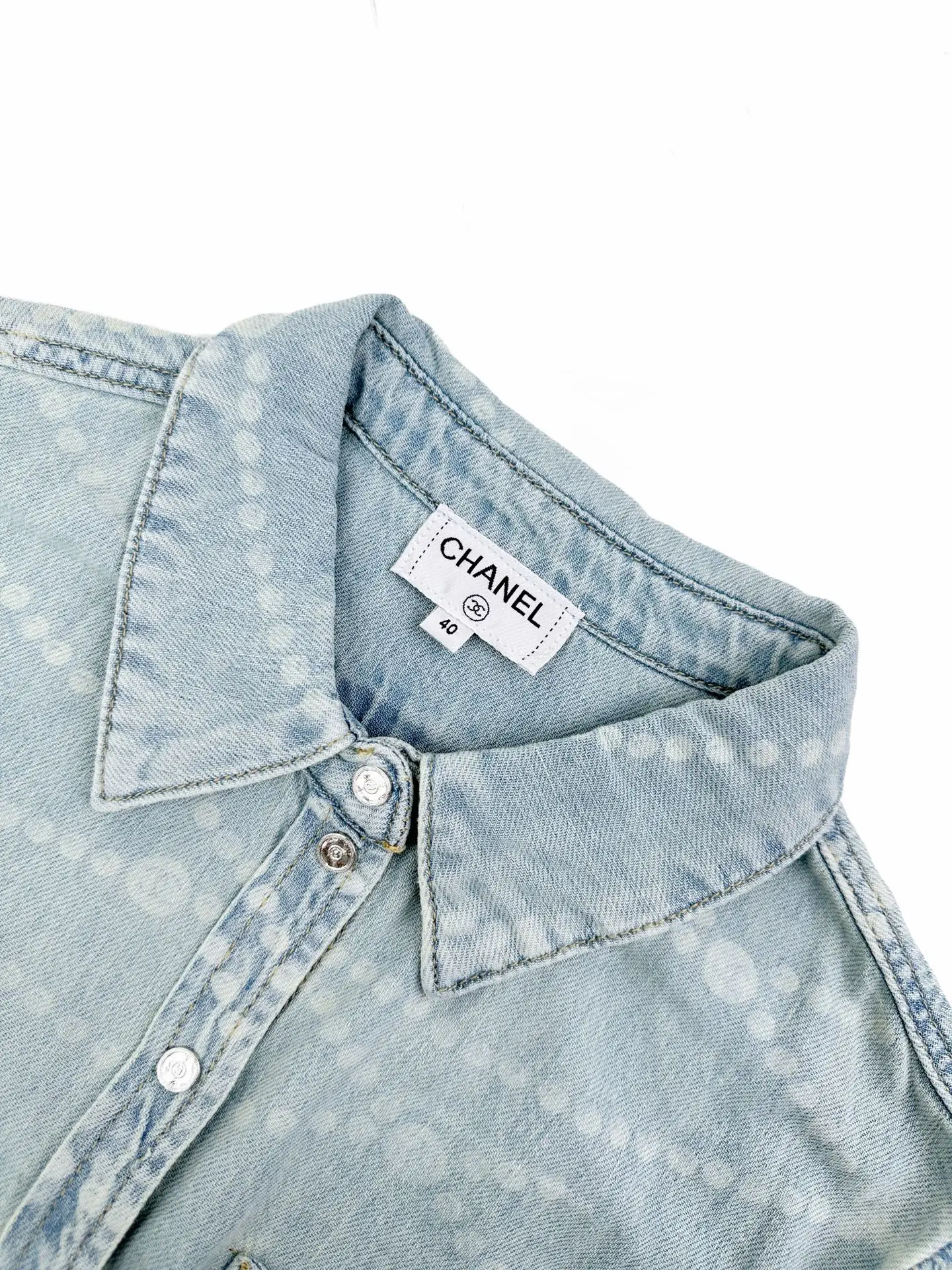 Laser-Etched Pearl Motif Denim Shirt D38523478 — view 3