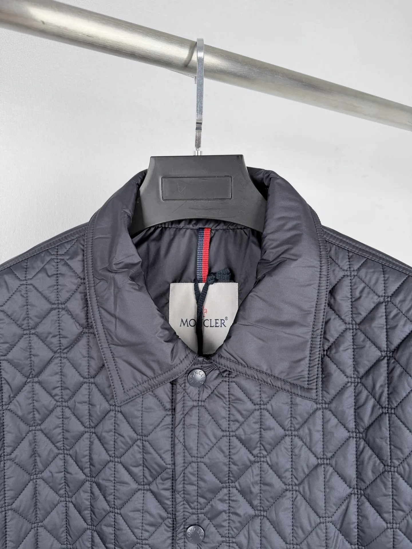 Diamond-Quilted Lightweight Shirt Jacket D39519988 — view 5