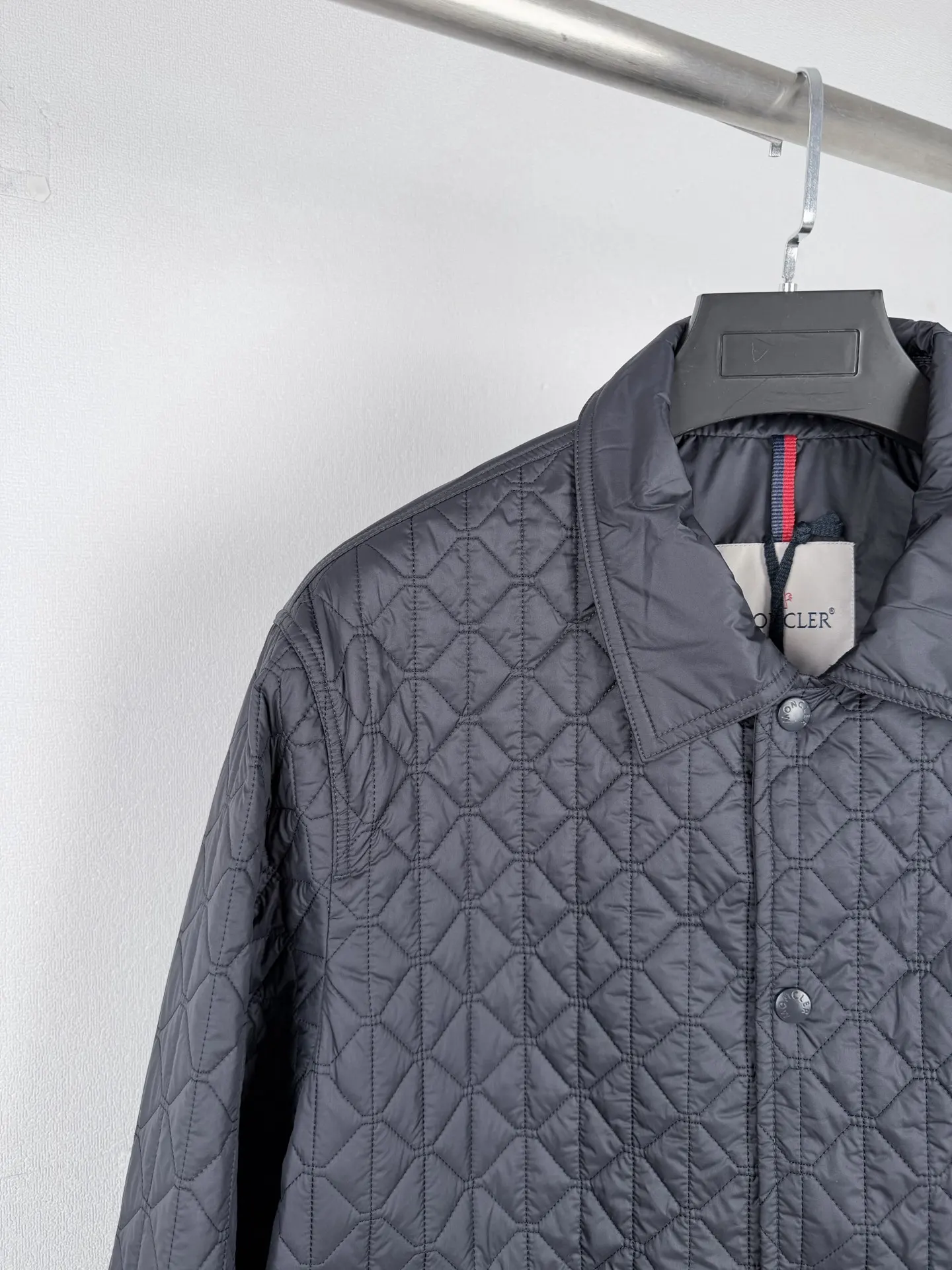 Diamond-Quilted Lightweight Shirt Jacket D39519988 — view 6