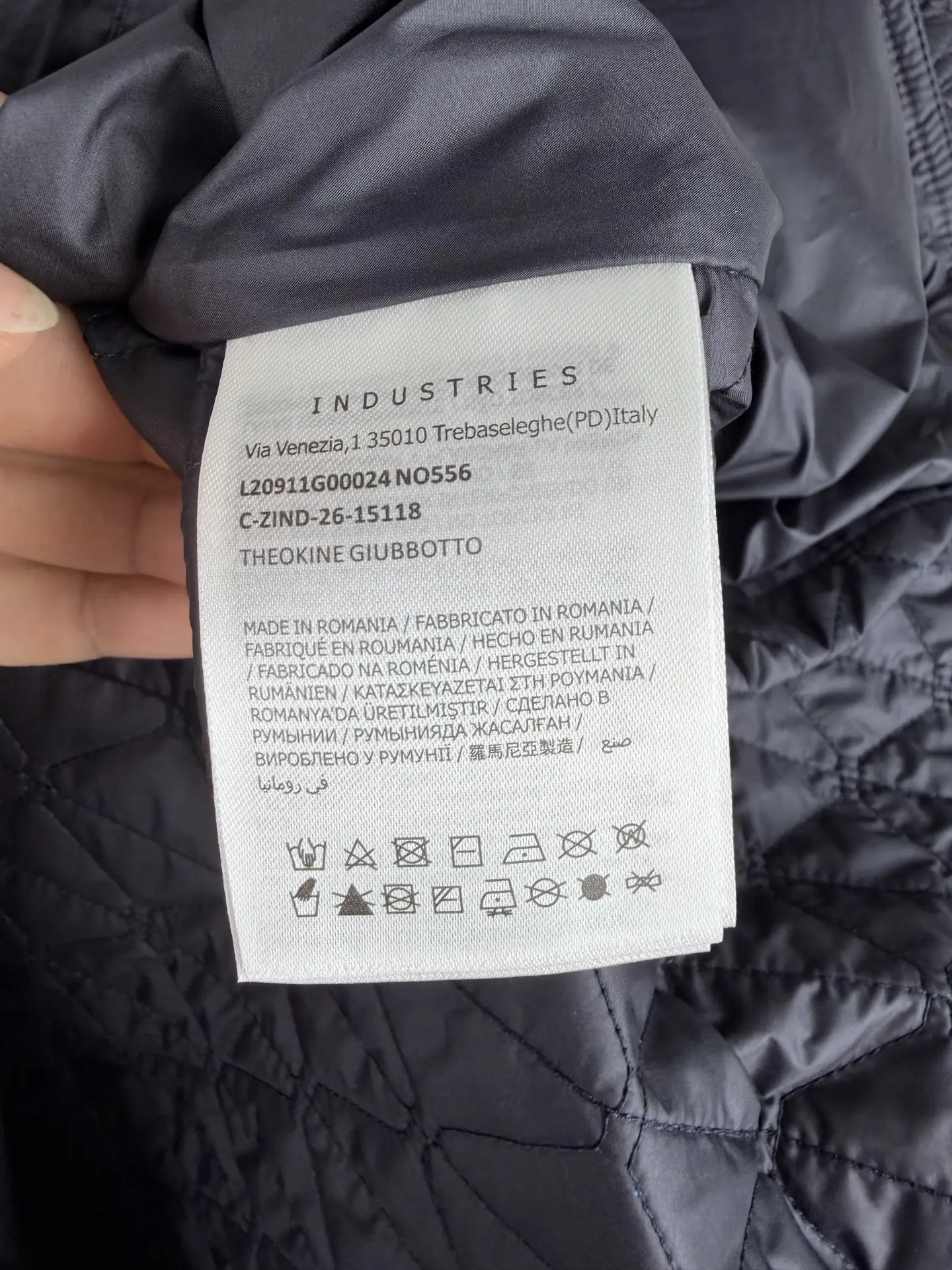 Diamond-Quilted Lightweight Shirt Jacket D39519988 — view 13