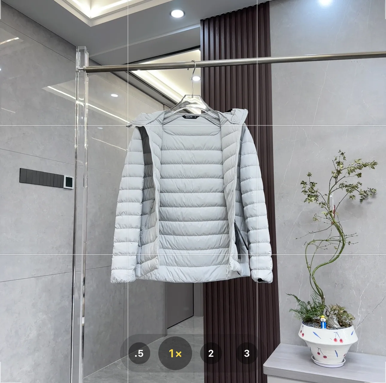 GT Zero Lightweight Hooded Down Jacket D40019984 — view 7