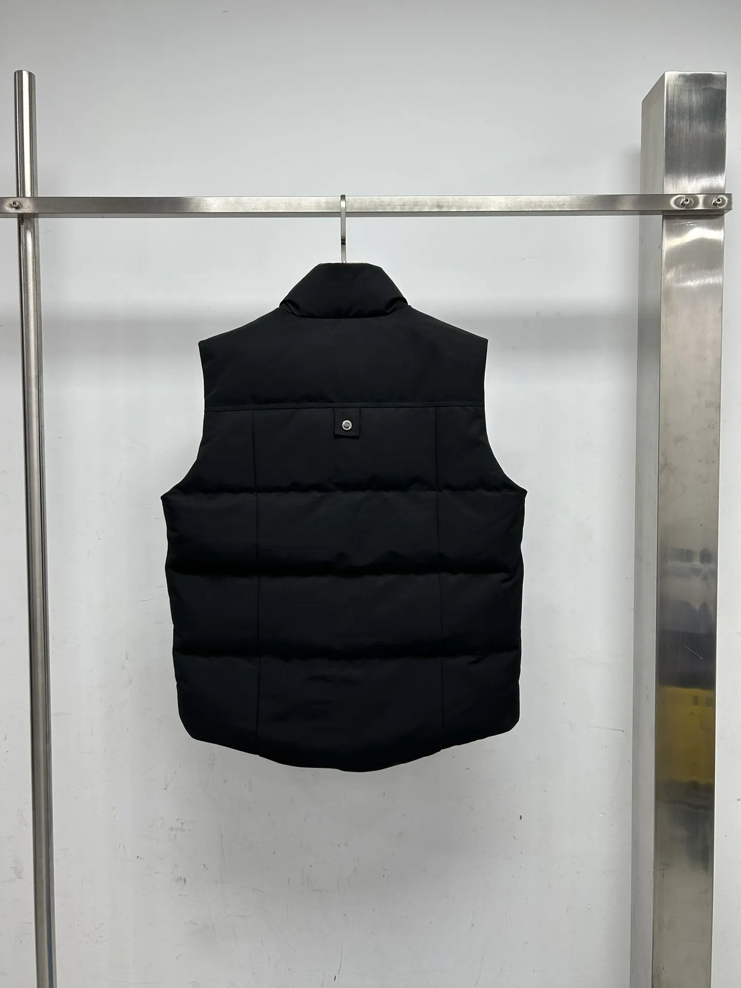 Gold Series Westmount Down-Filled Vest D40022568 — view 2