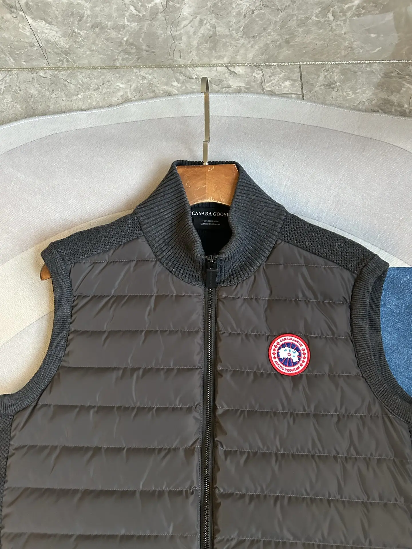 HyBridge Knit Merino Wool Gilet D40022733 — view 12