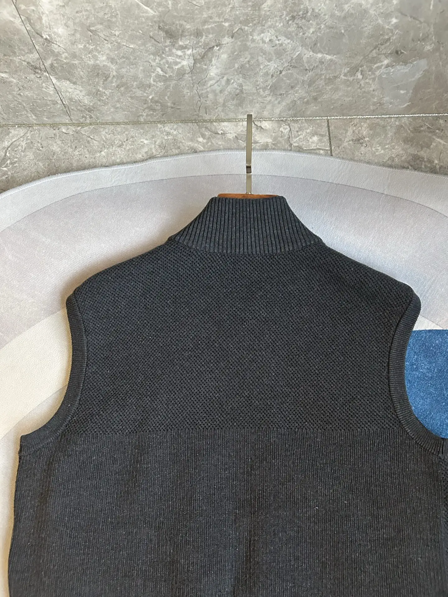 HyBridge Knit Merino Wool Gilet D40022733 — view 15