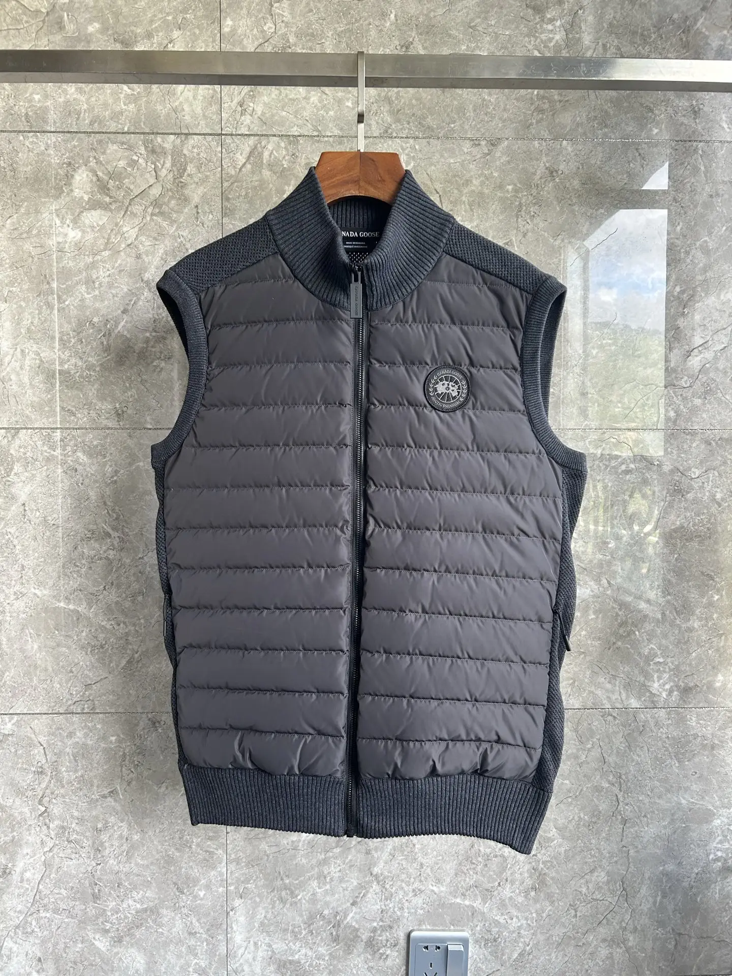 HyBridge Knit Gilet with Down-Filled Panels D40022730