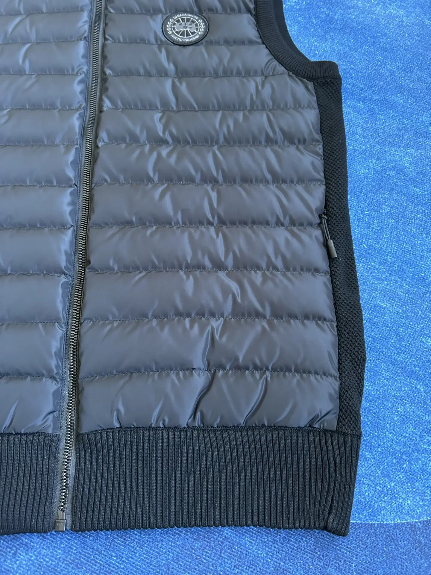 HyBridge Knit Down-Panelled Gilet D40022729 — view 14