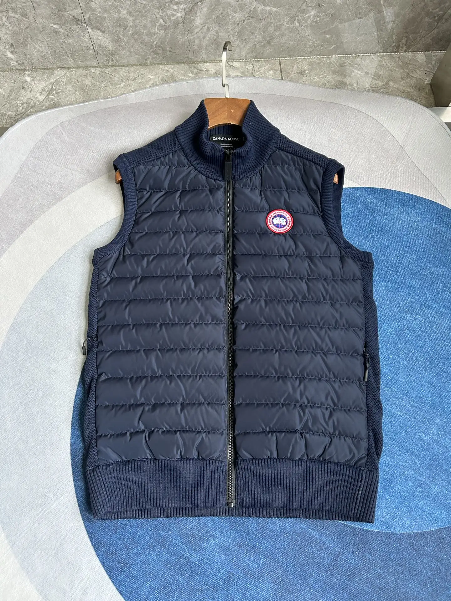 HyBridge Quilted Knit Gilet D40022731 — view 3