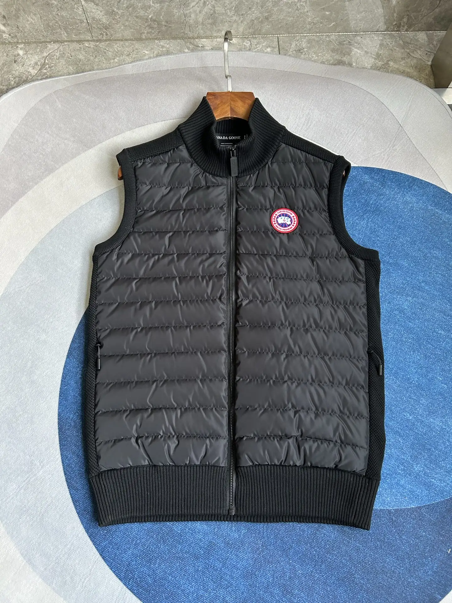 HyBridge Knit Gilet D40022732 — view 3