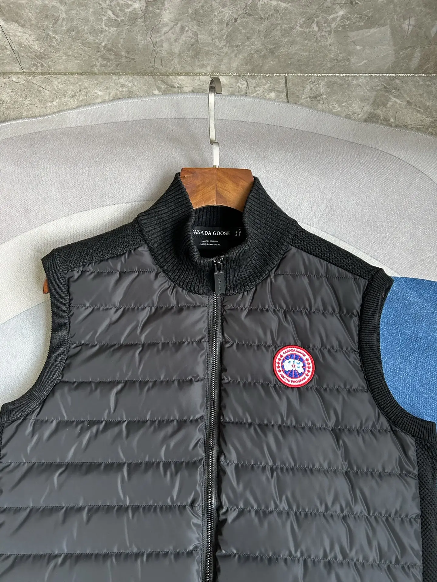 HyBridge Knit Gilet D40022732 — view 12