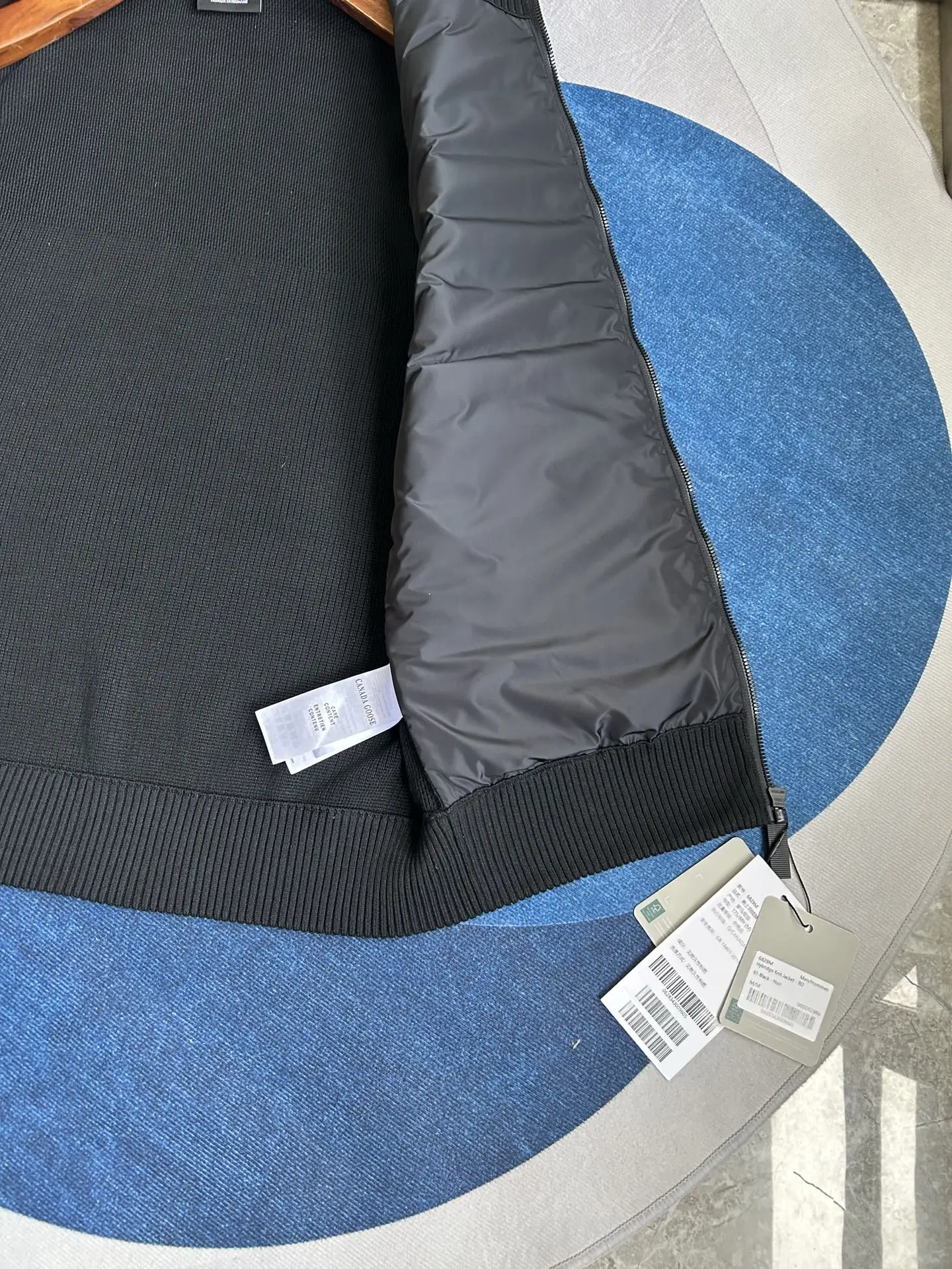 HyBridge Knit Gilet D40022732 — view 16