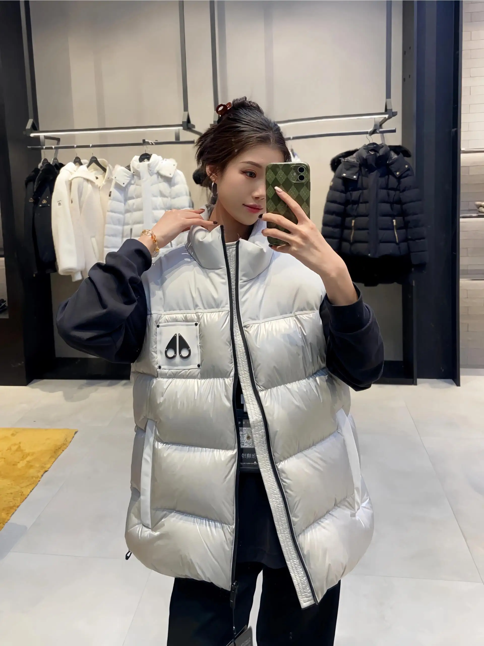 Victory Peak Glossy Down Gilet D40022564 — view 2