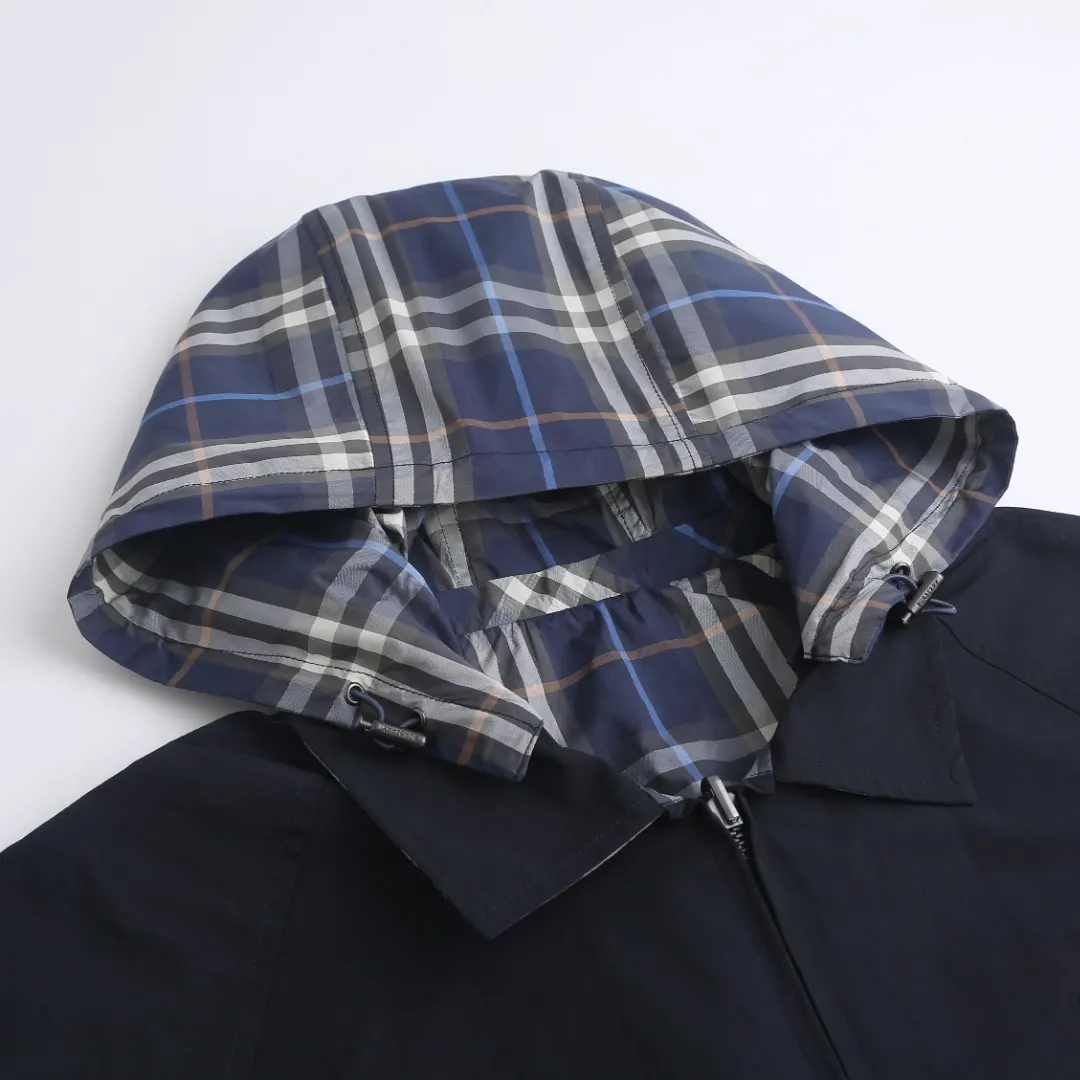 Reversible Check-Lined Hooded Jacket D40023469 — view 4