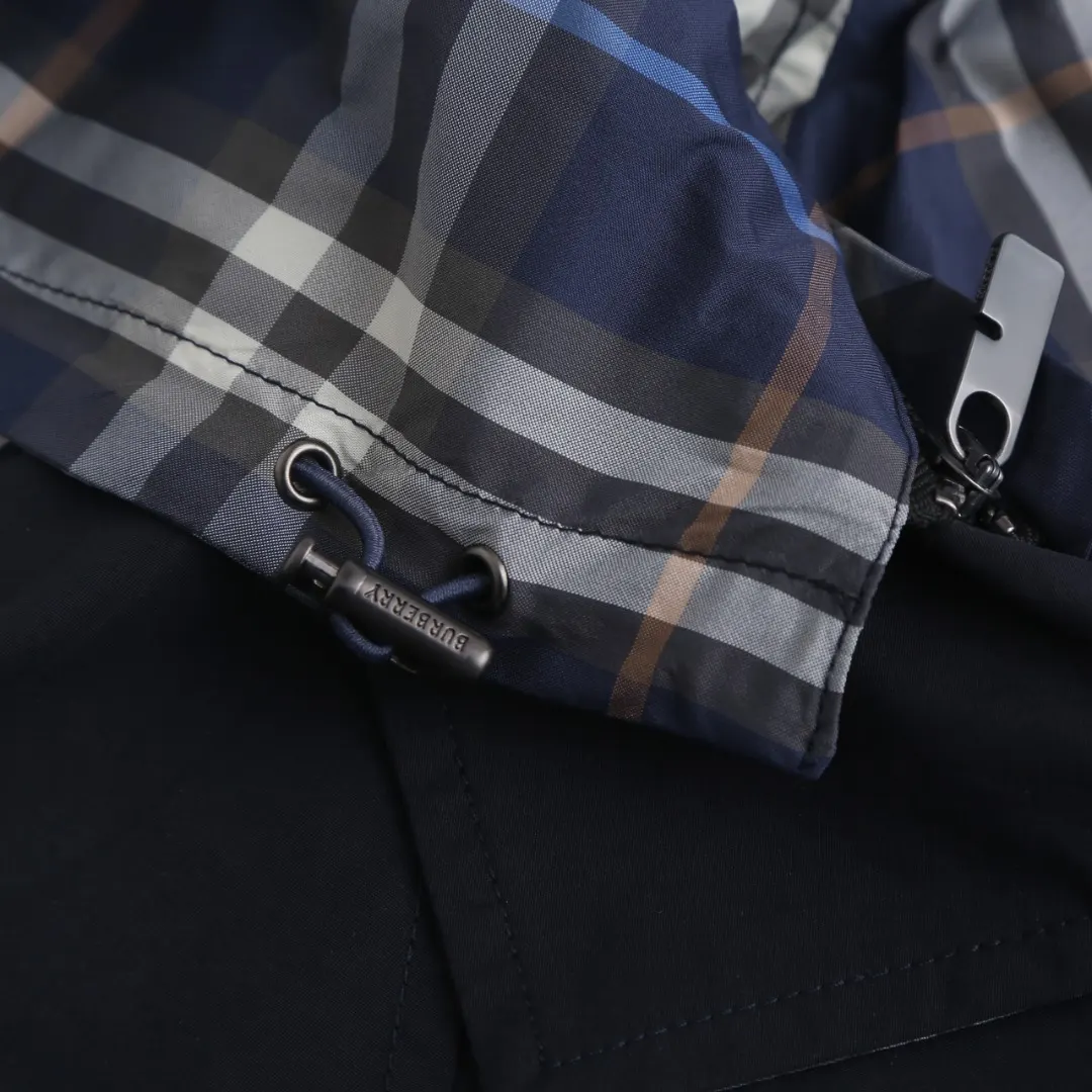 Reversible Check-Lined Hooded Jacket D40023469 — view 7