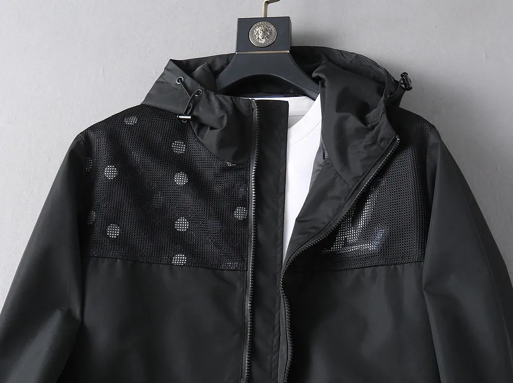 Mesh-Panel Hooded Windbreaker Jacket D40023346 — view 5
