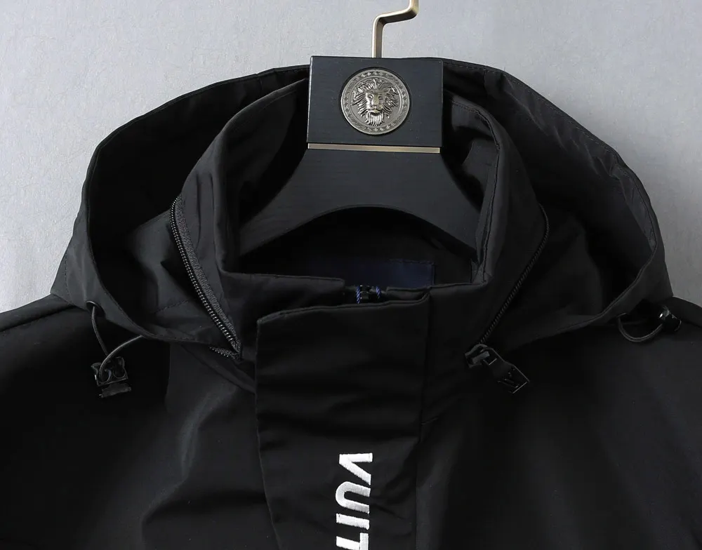Hooded Technical Shell Jacket D40023331 — view 7