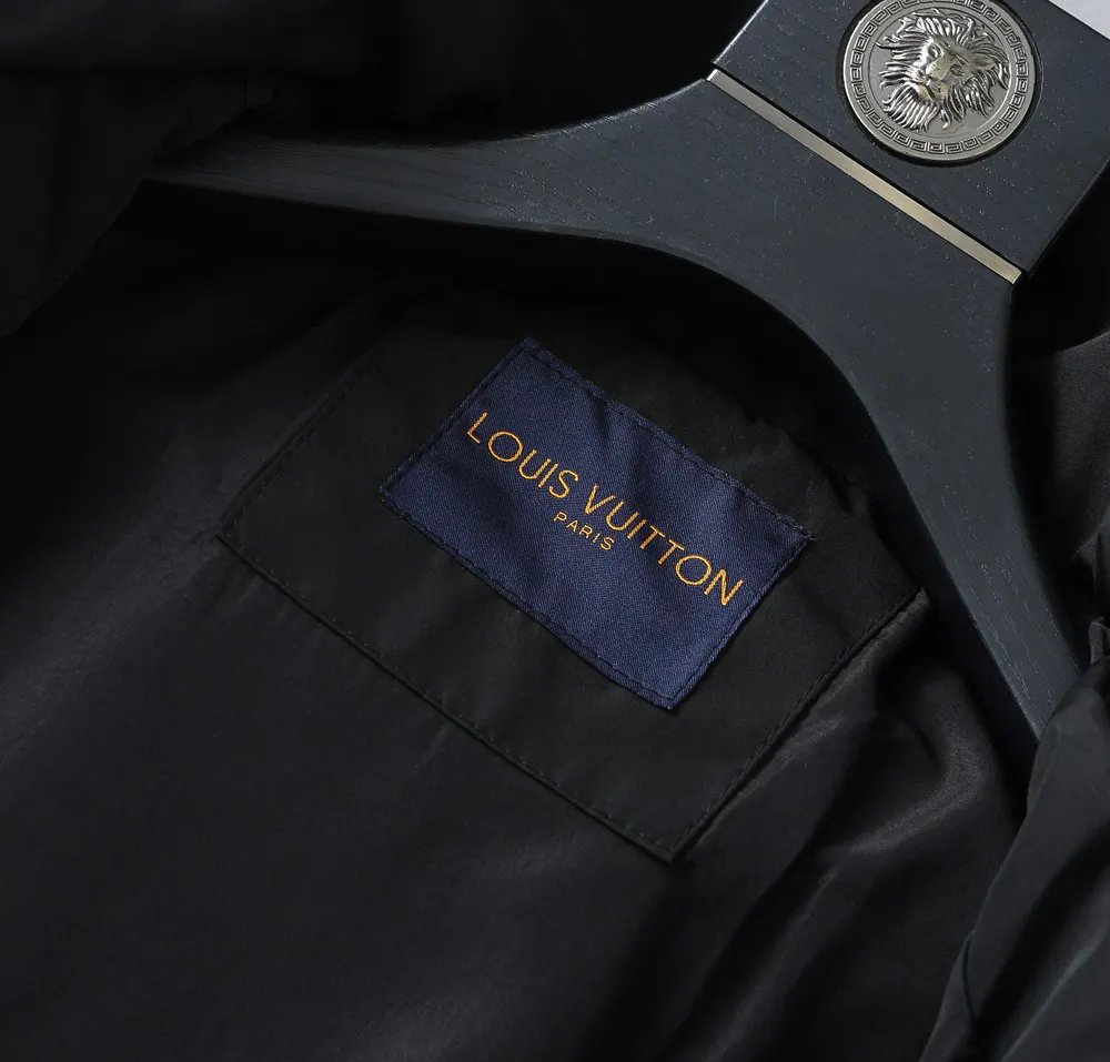 Hooded Technical Shell Jacket D40023331 — view 10