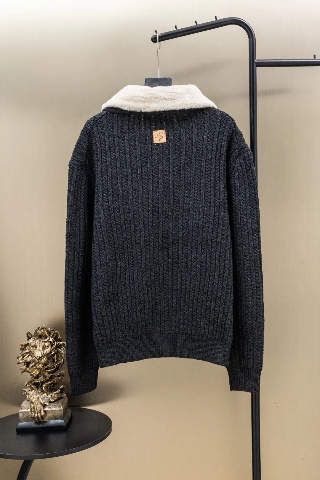 Shearling-Collar Wool and Cashmere-Blend Cardigan D40023433 — view 2