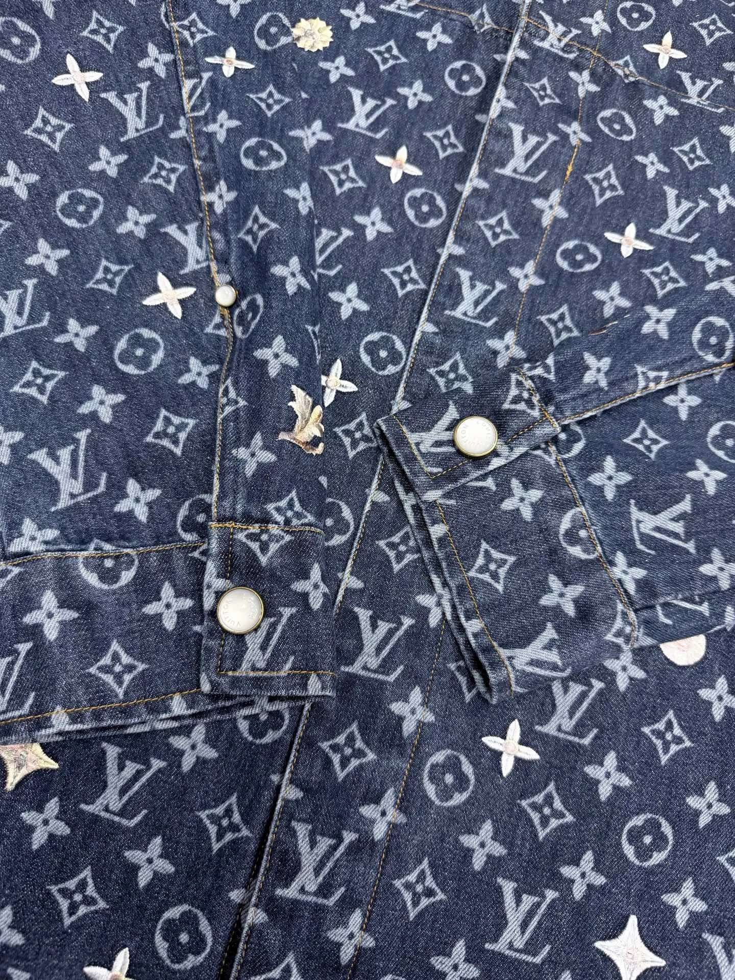 Monogram Embroidered Denim Shirt Jacket D40022036 — view 6