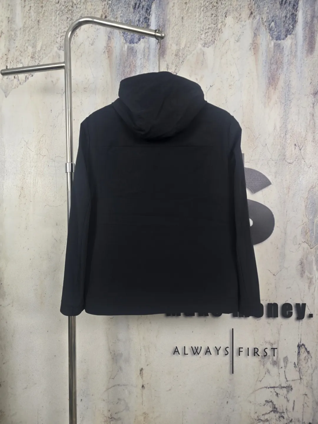 Hooded Technical Shell Jacket D41523301 — view 2