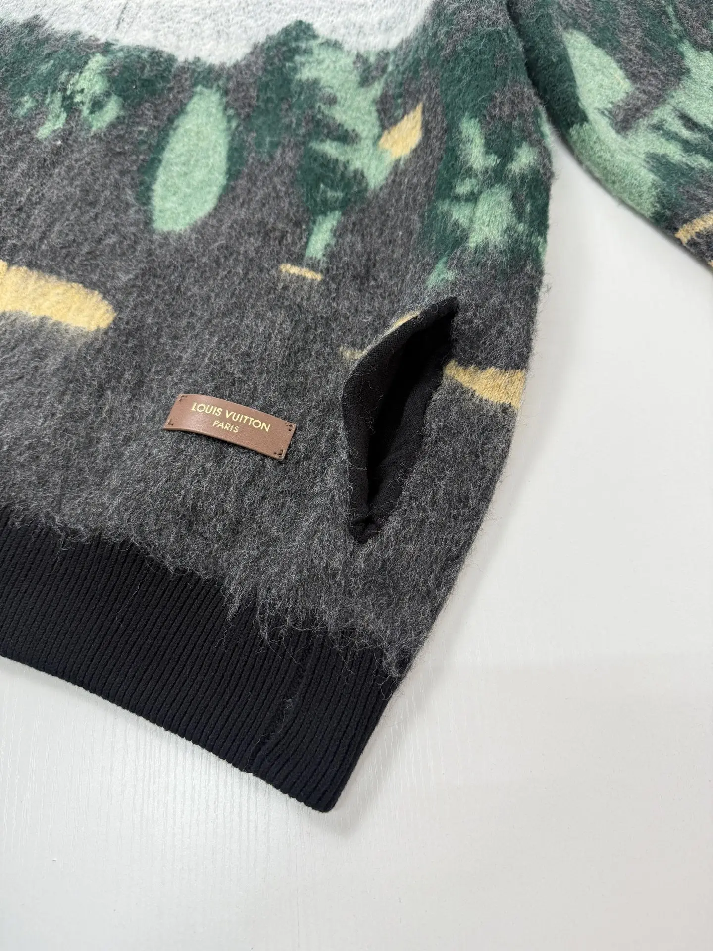 Forest Landscape Jacquard Mohair-Blend Zip-Up Sweater D42019951 — view 9