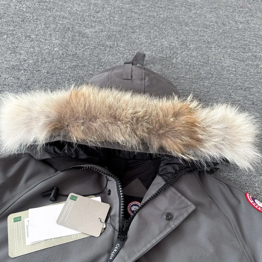 Chilliwack Fur-Trimmed Bomber Down Jacket D42023410 — view 3
