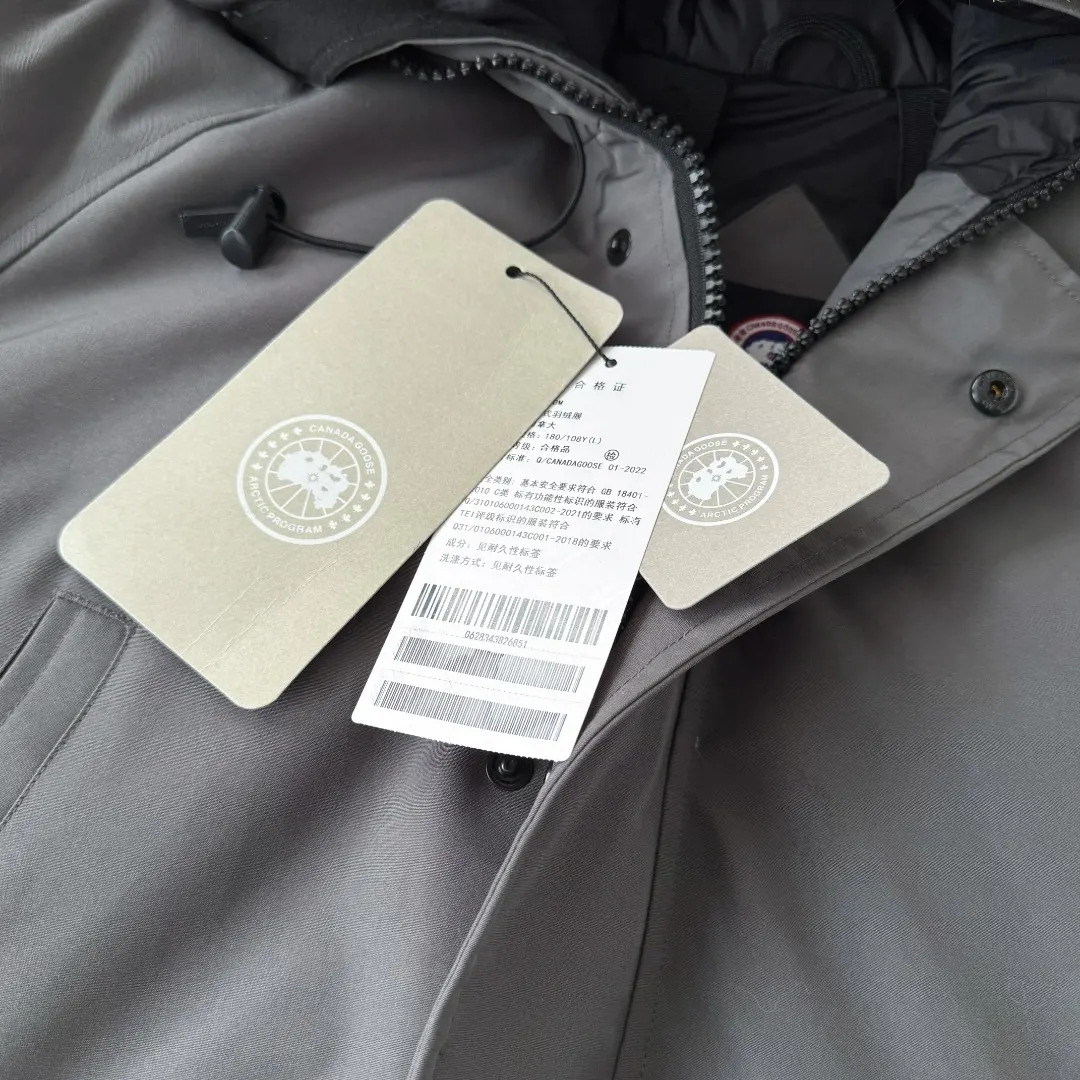 Chilliwack Fur-Trimmed Bomber Down Jacket D42023410 — view 4