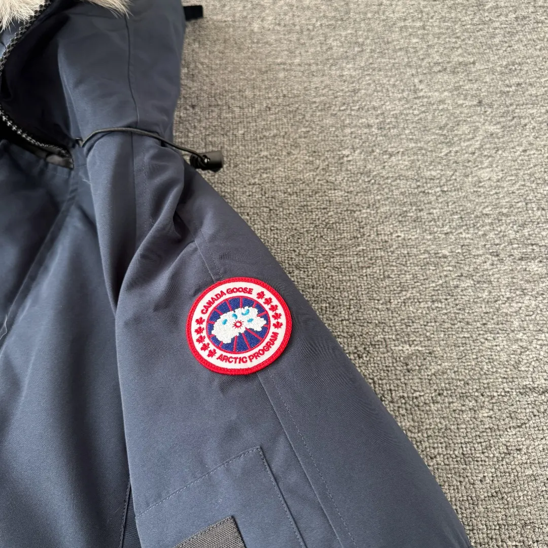 Chilliwack Fur-Trimmed Bomber Down Jacket D42023409 — view 5