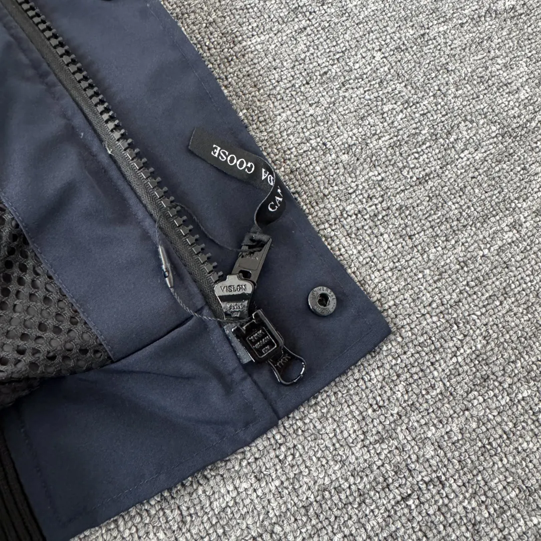 Chilliwack Fur-Trimmed Bomber Down Jacket D42023409 — view 12