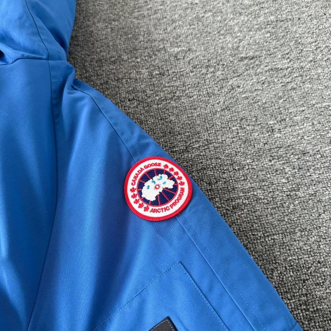 Chilliwack Fur-Trimmed Bomber Down Jacket D42023413 — view 6
