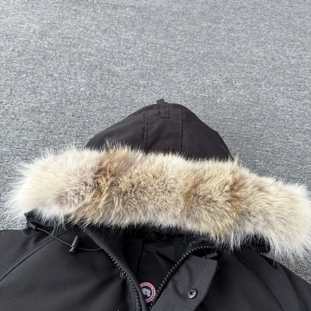 Chilliwack Fur-Trimmed Bomber Down Jacket D42023414 — view 3