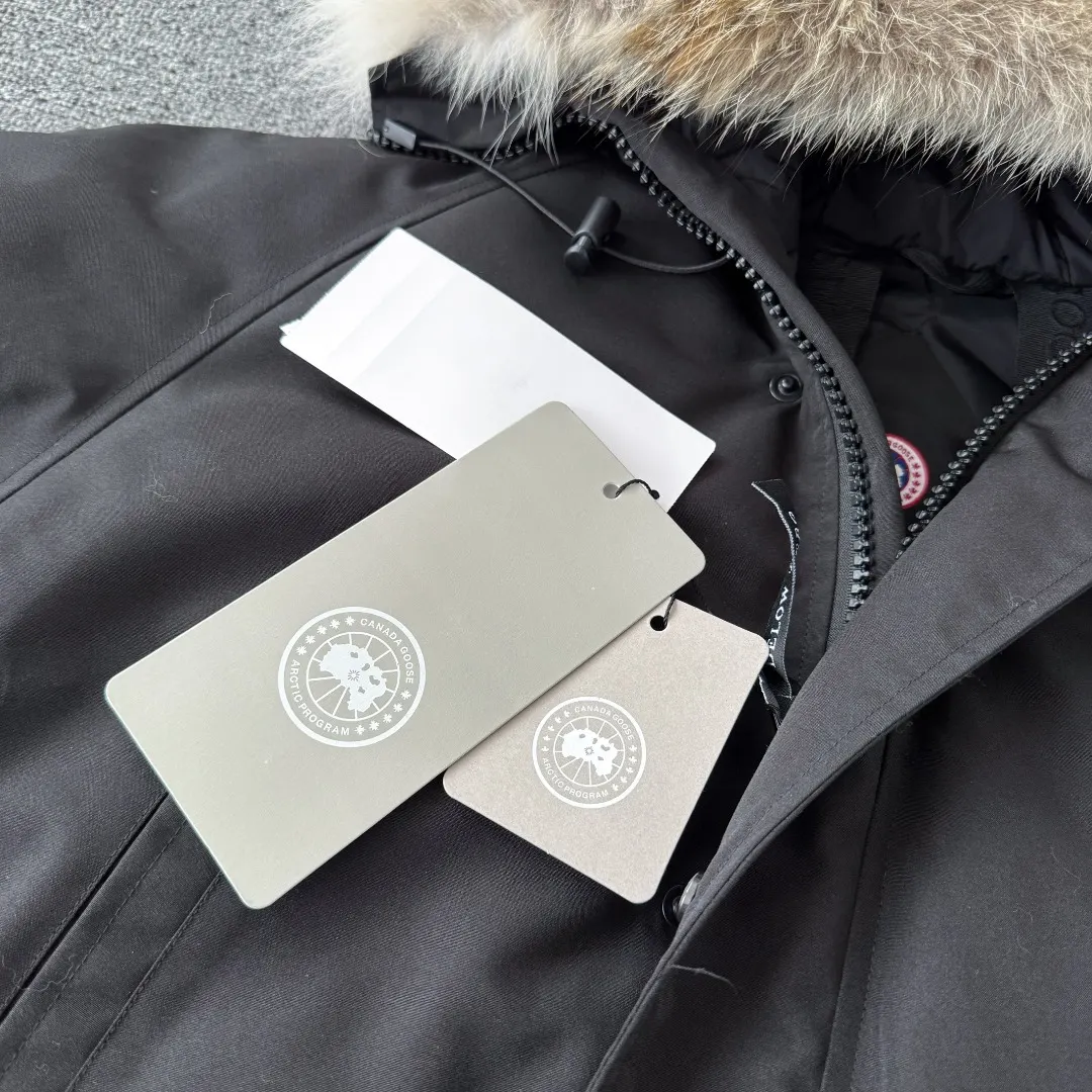Chilliwack Fur-Trimmed Bomber Down Jacket D42023414 — view 4
