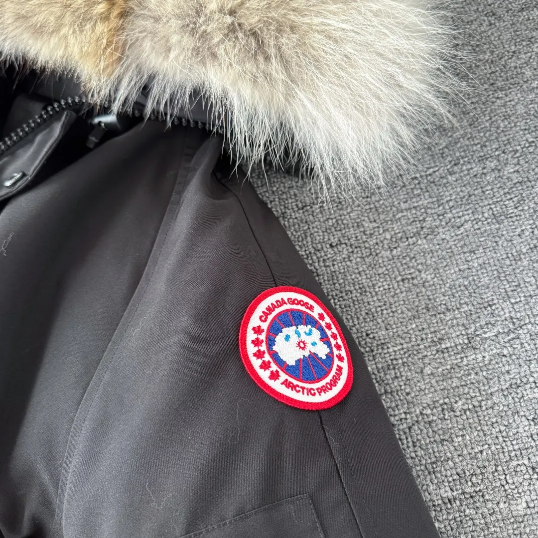 Chilliwack Fur-Trimmed Bomber Down Jacket D42023414 — view 6