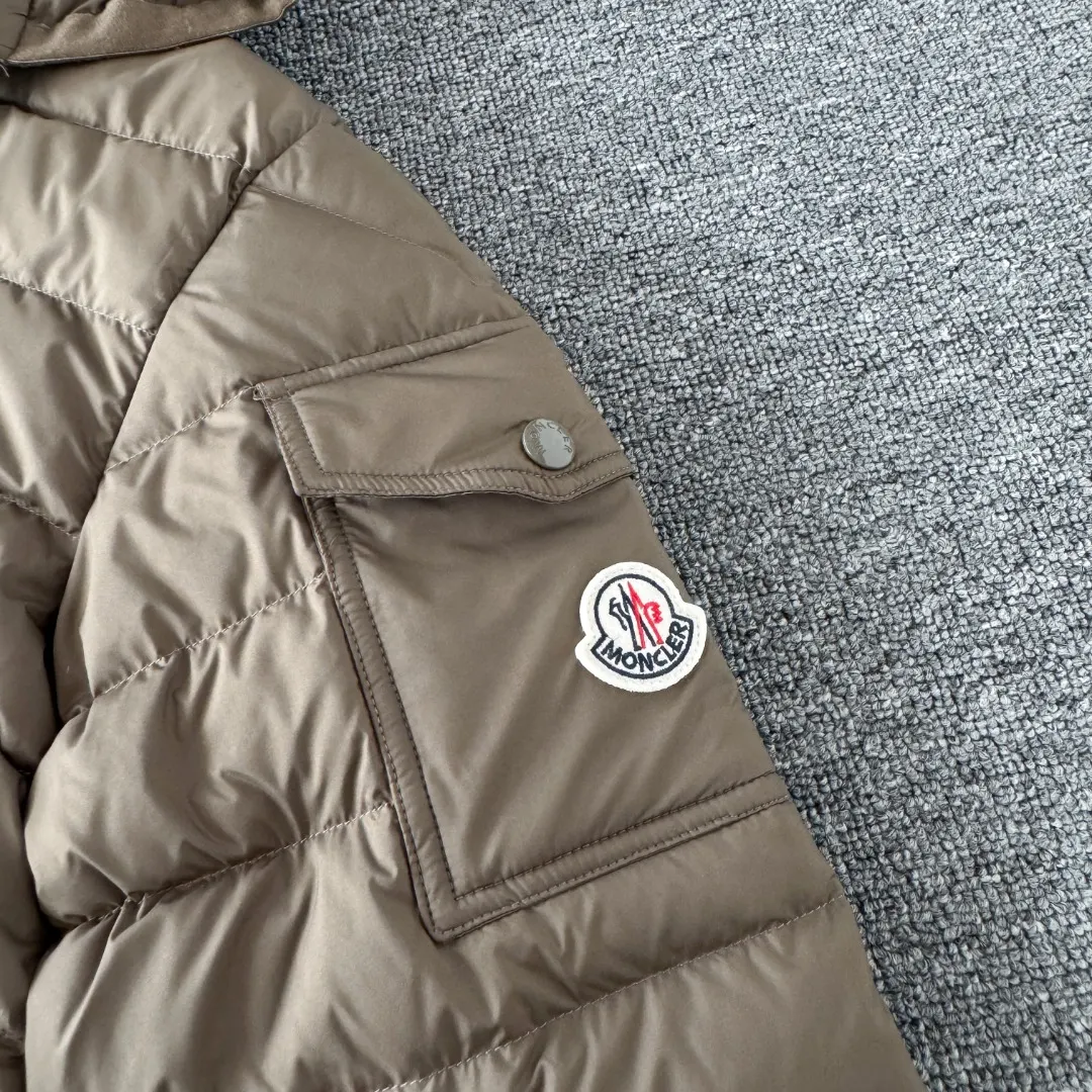 Hooded Lightweight Quilted Down Jacket D42023421 — view 5