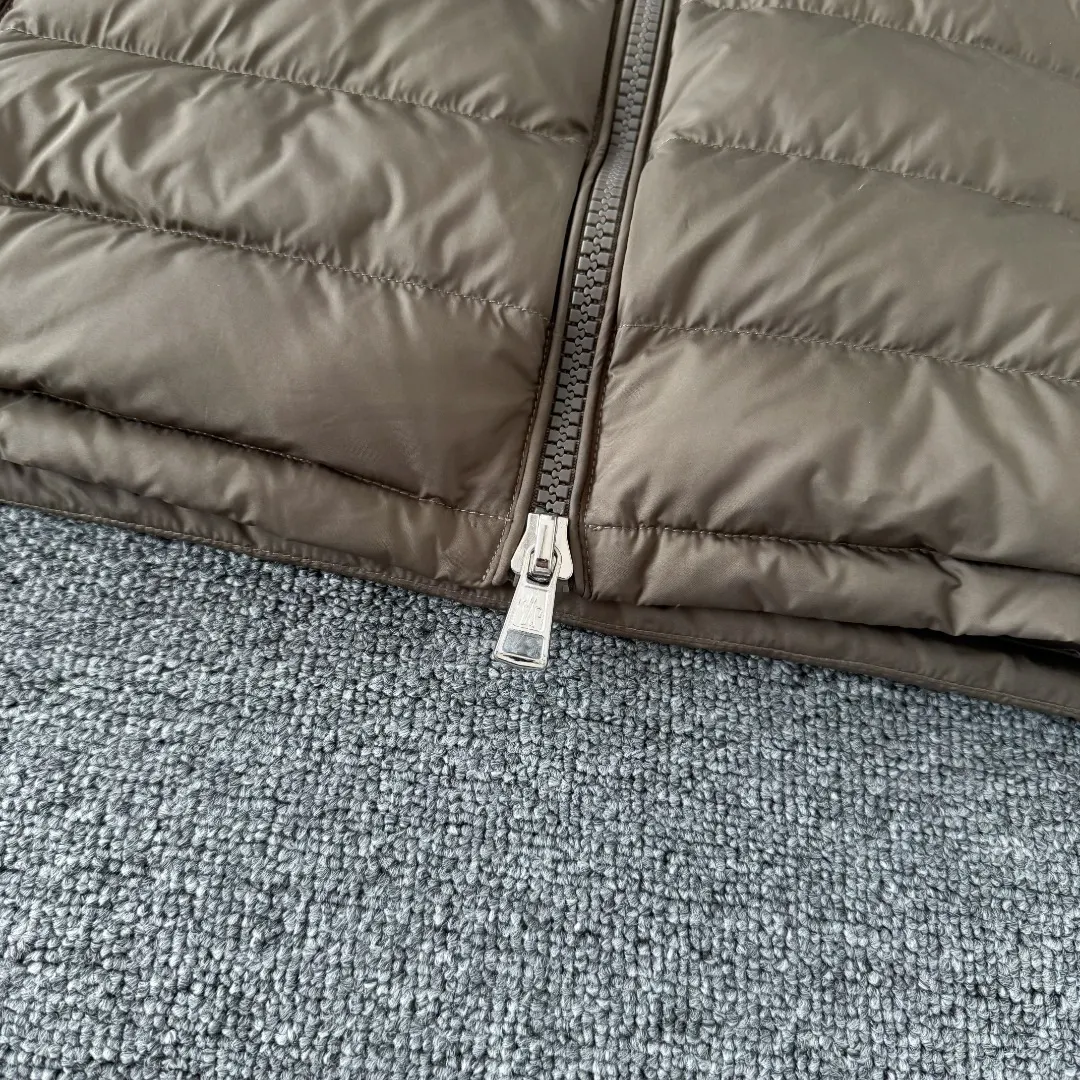 Hooded Lightweight Quilted Down Jacket D42023421 — view 7