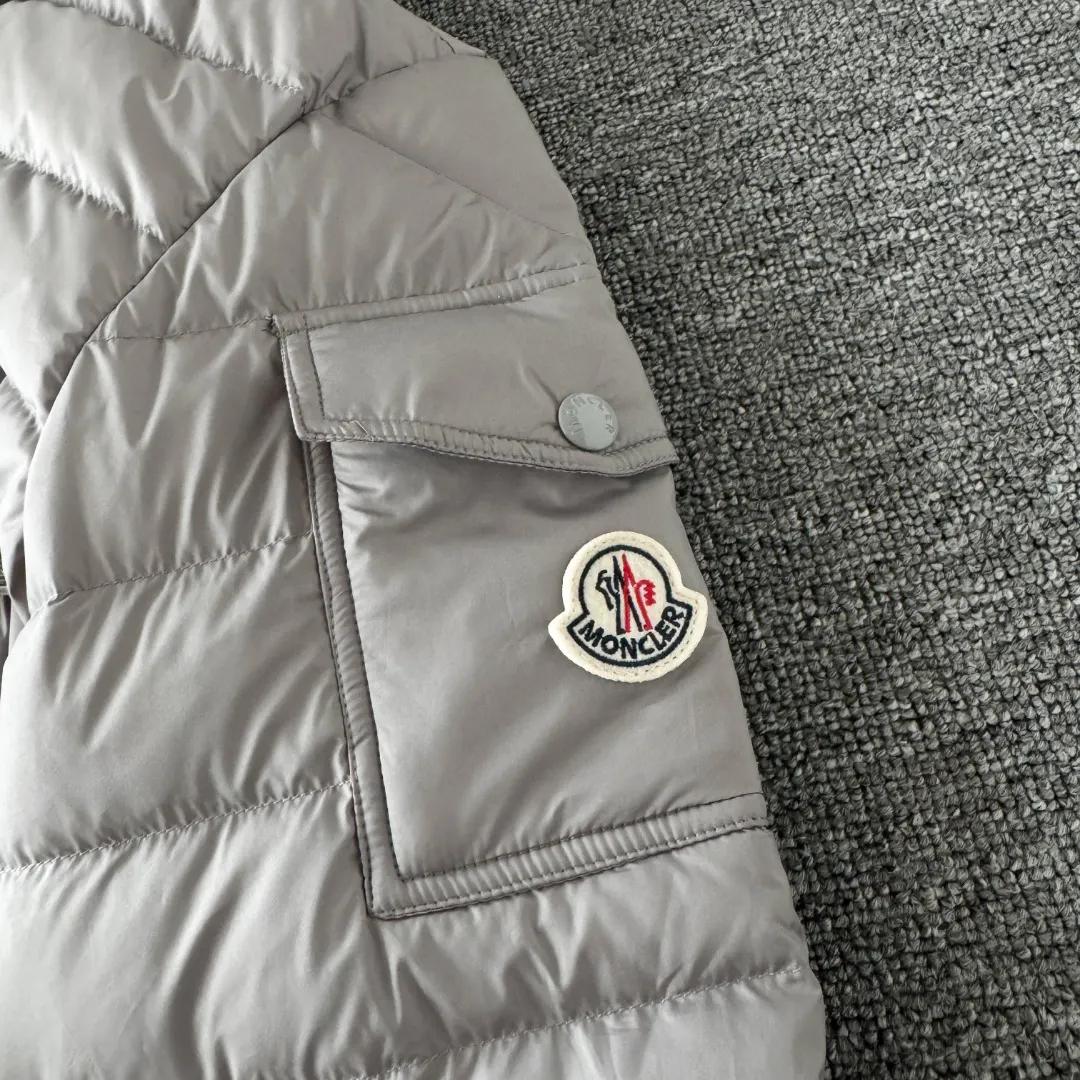 Lightweight Quilted Down Hooded Jacket D42023420 — view 5