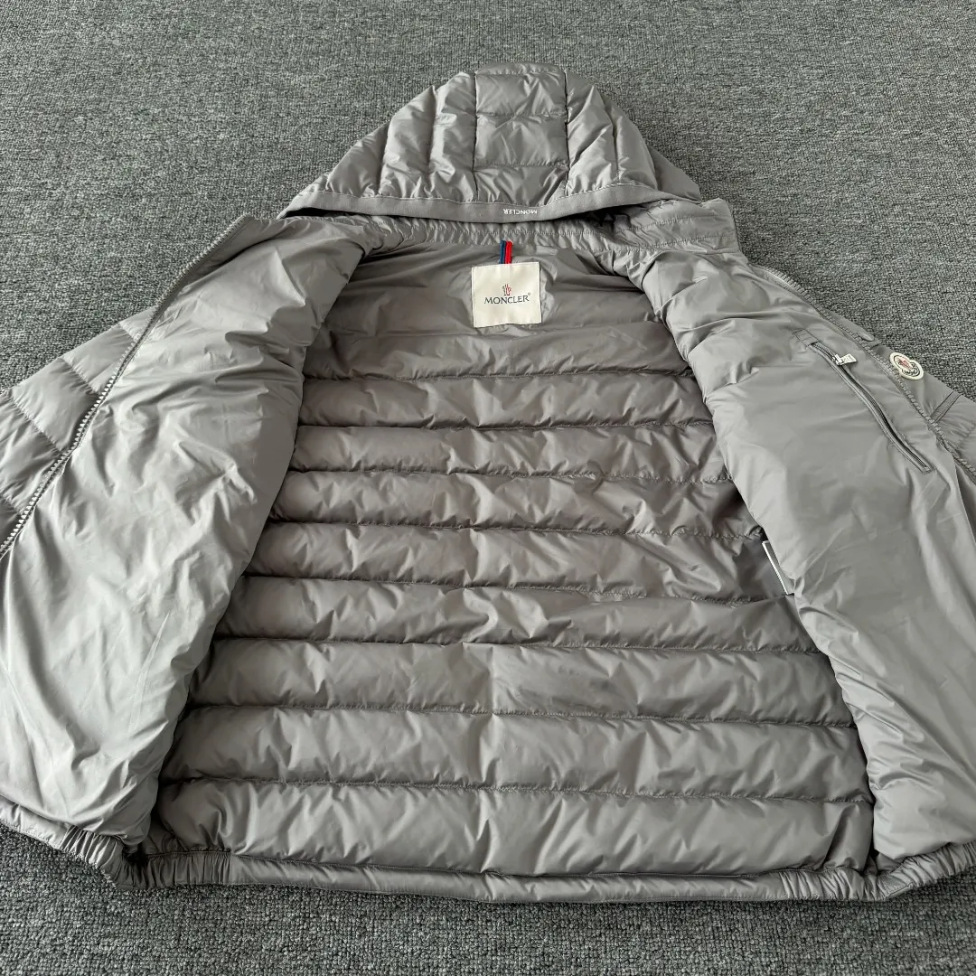 Lightweight Quilted Down Hooded Jacket D42023420 — view 8