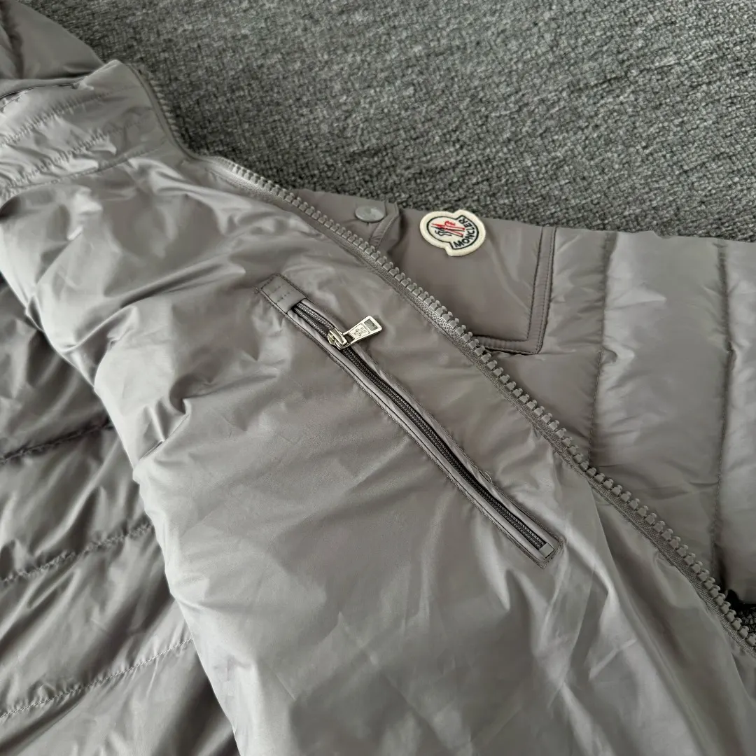 Lightweight Quilted Down Hooded Jacket D42023420 — view 9