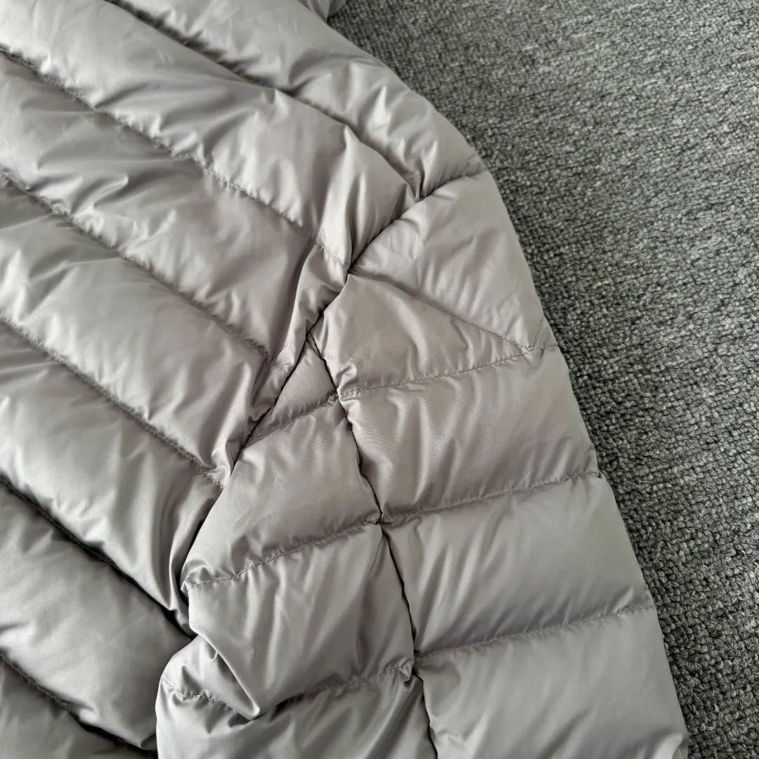 Lightweight Quilted Down Hooded Jacket D42023420 — view 14