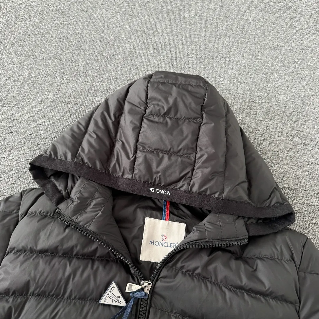 Hooded Lightweight Quilted Down Jacket D42023419 — view 3