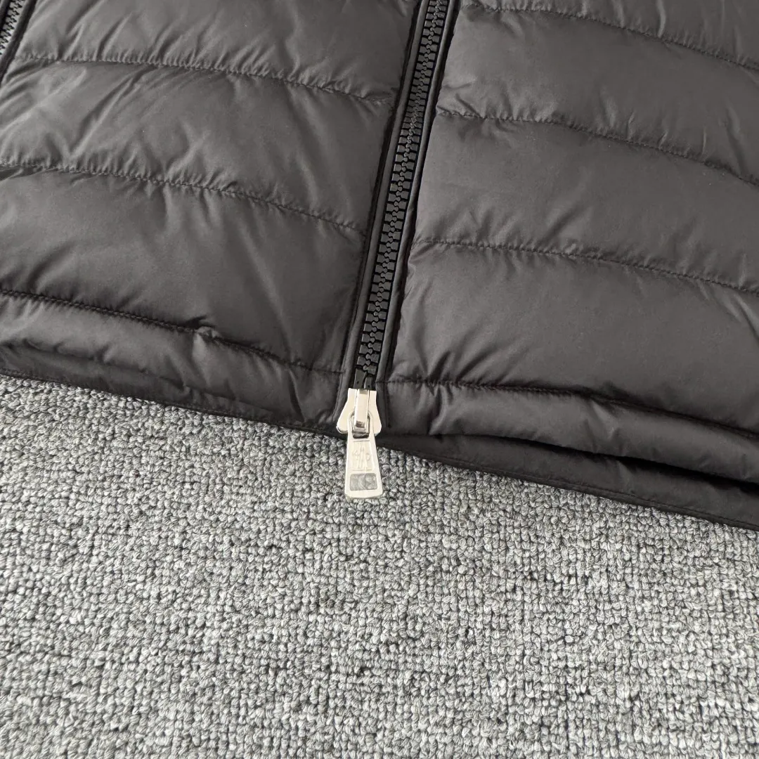 Hooded Lightweight Quilted Down Jacket D42023419 — view 6